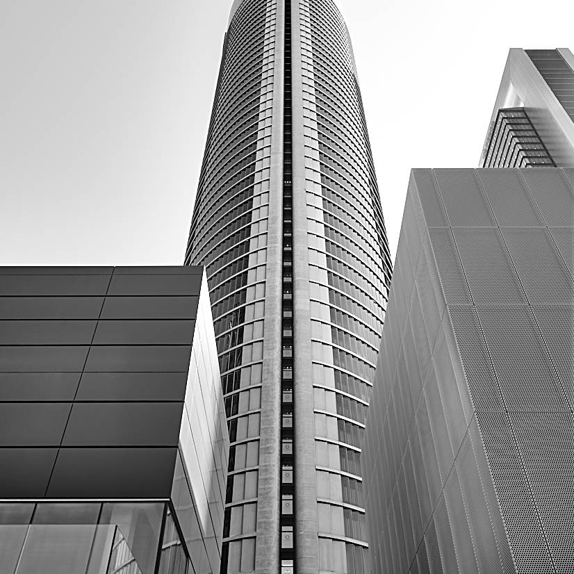 Vista cenital de una de las torres del área de negocios de Madrid